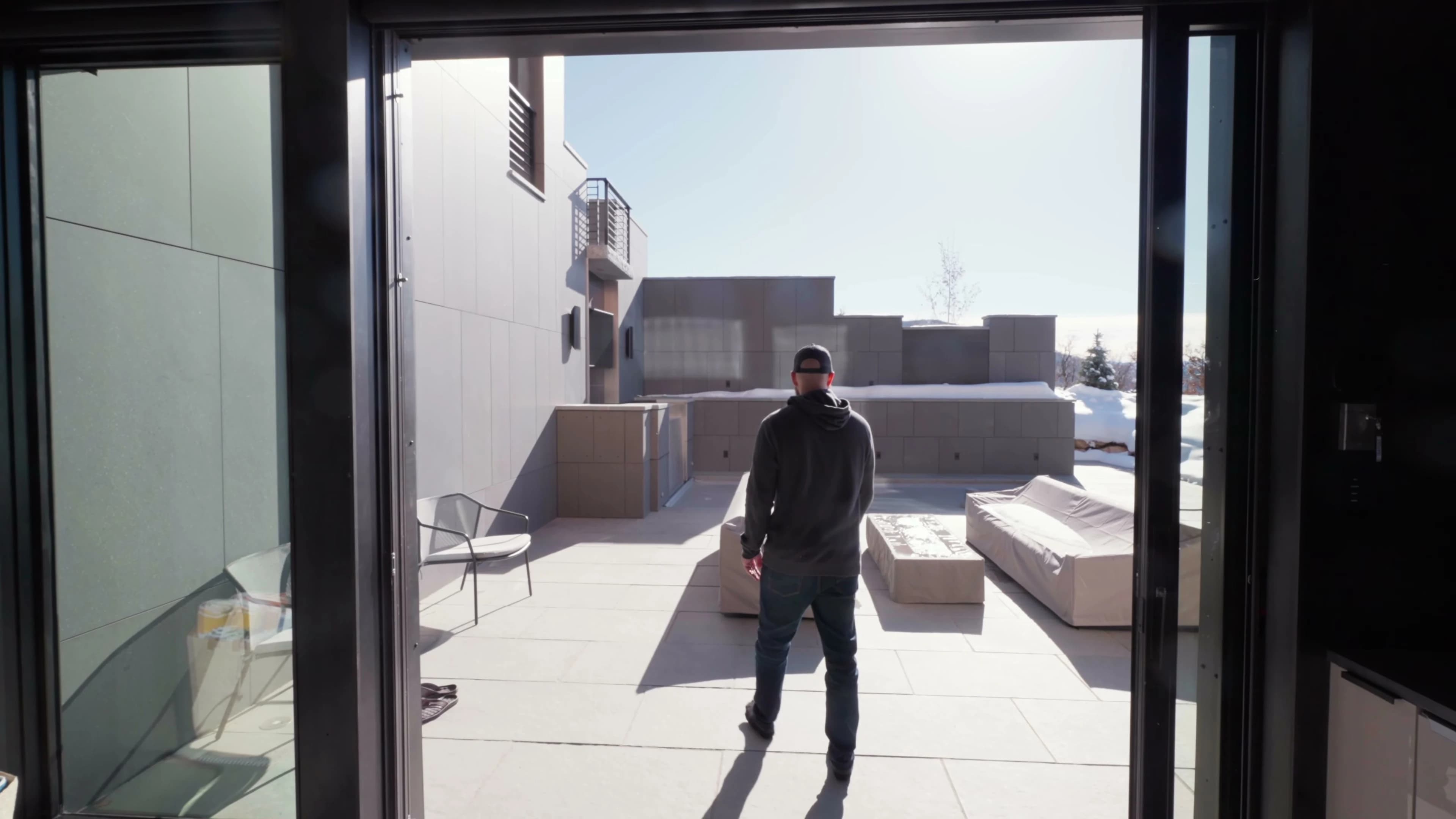 Architectural details and natural light in the Cloud9 project