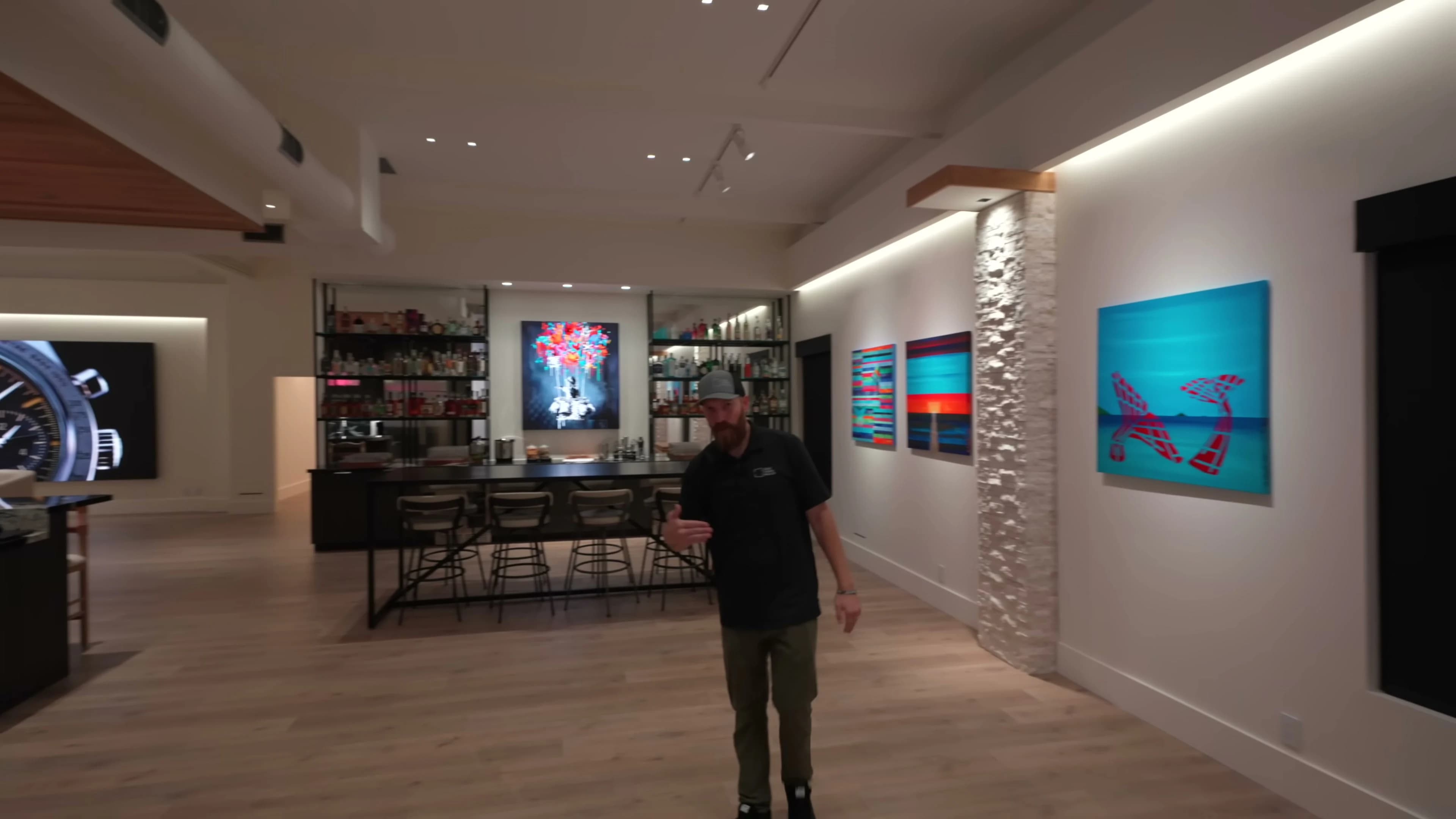 Unified Costa Mesa: Autograph Experience Center with Five MicroLED Walls